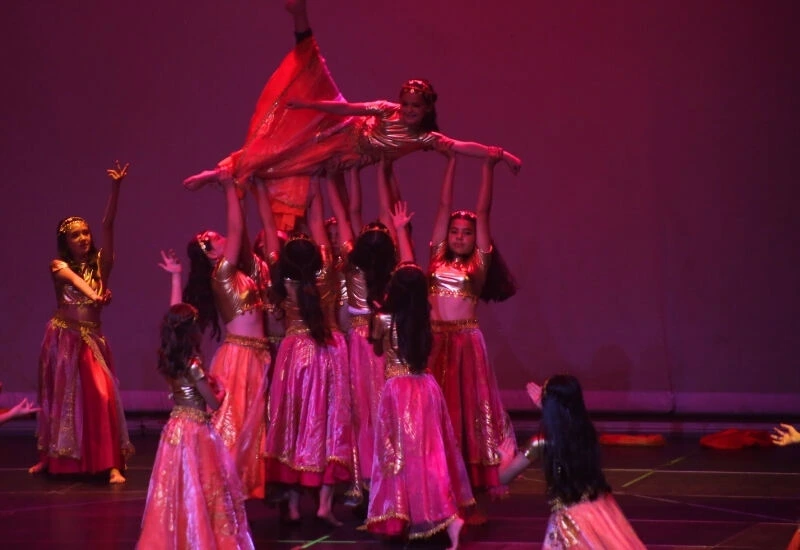 16Danza Uncoli