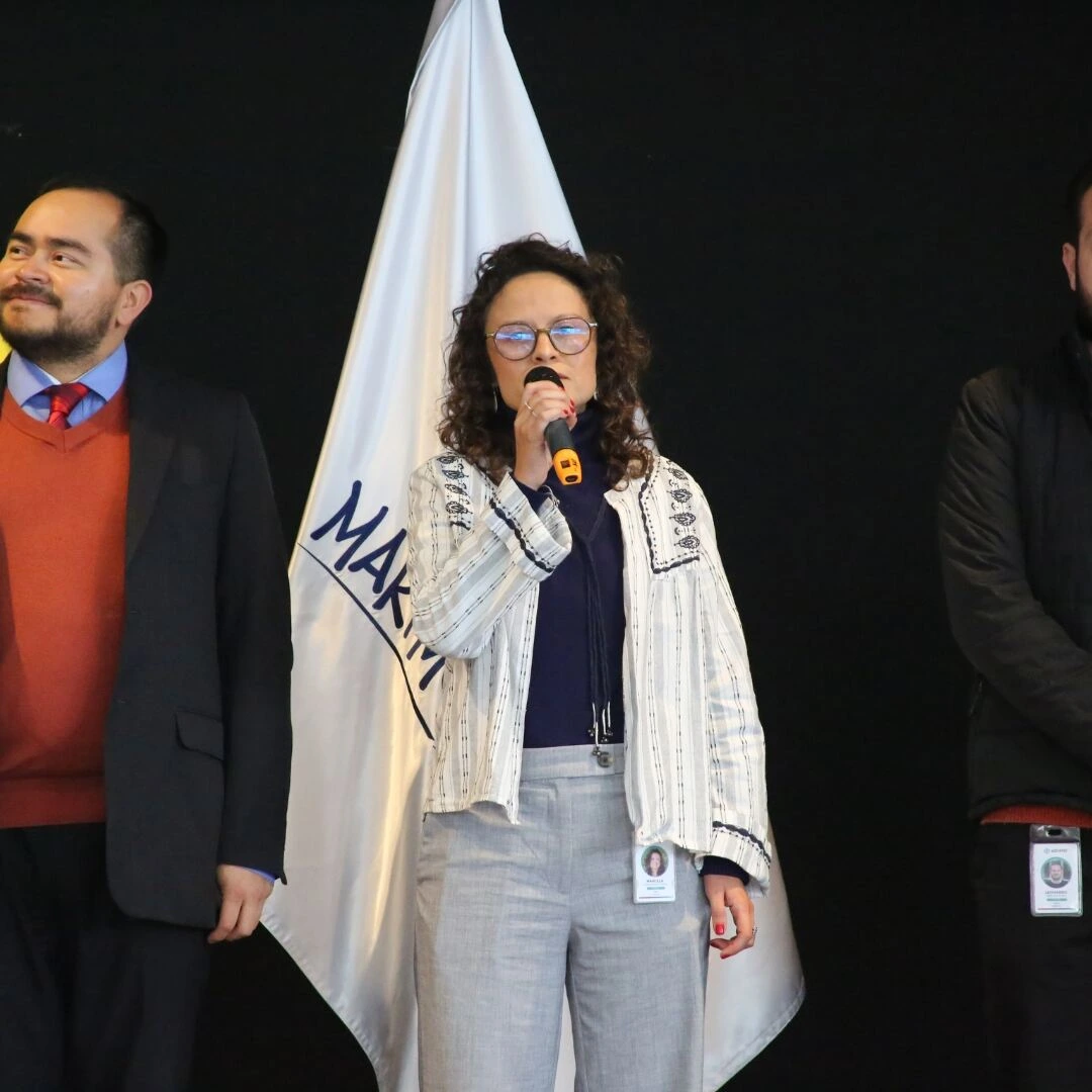 7IzadaAbril